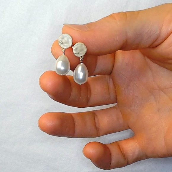 Authentic Sterling Silver and Gold Baroque Freshwater Pearl Stud Drop Earrings - Picture 6 of 6